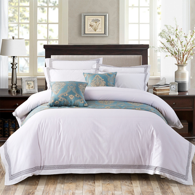 Biela 6080S 100% bavlna, vyšívaná hotelová posteľná bielizeň so šípkami