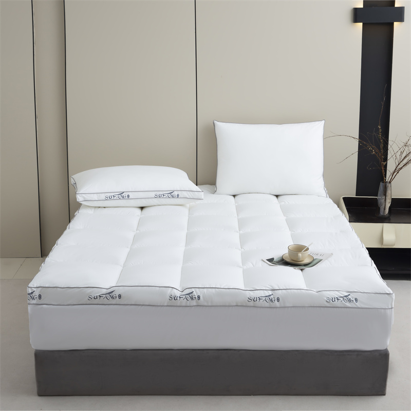 Prispôsobená tlač loga Výplň z mikrovlákna 40-ročná nepriepustná tkanina s lemom na matrac