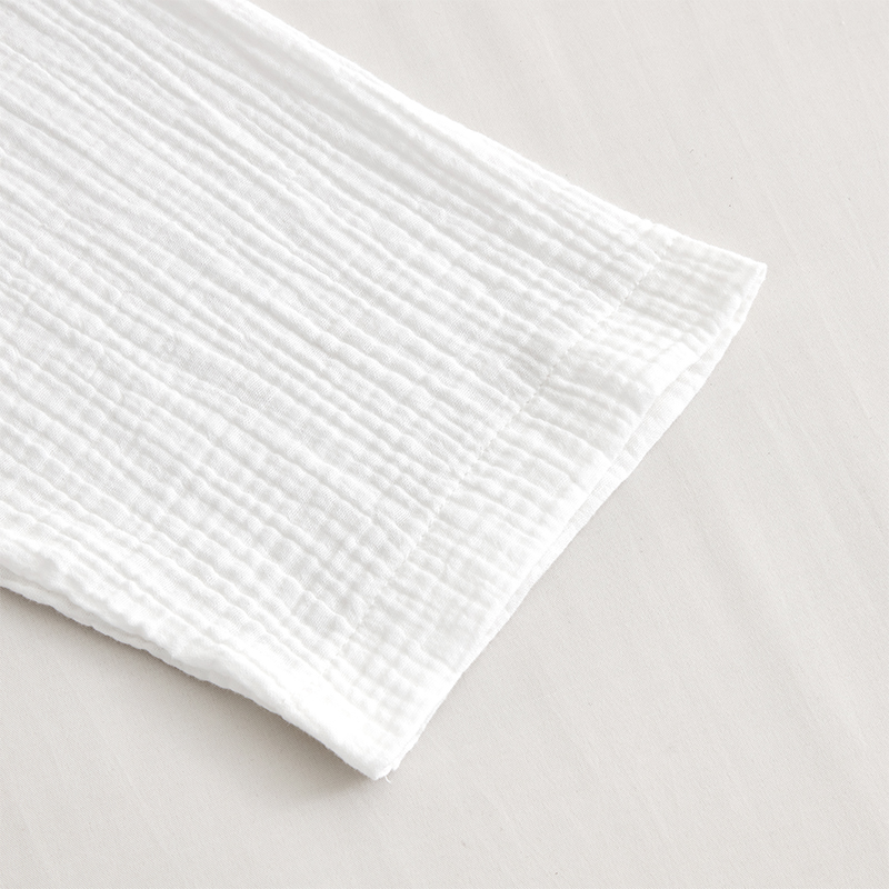 Hotelový župan s dvojvrstvovým šatkovým golierom z gázovej bavlny Hotelový župan s dvojvrstvovým šatkovým golierom z gázovej bavlny