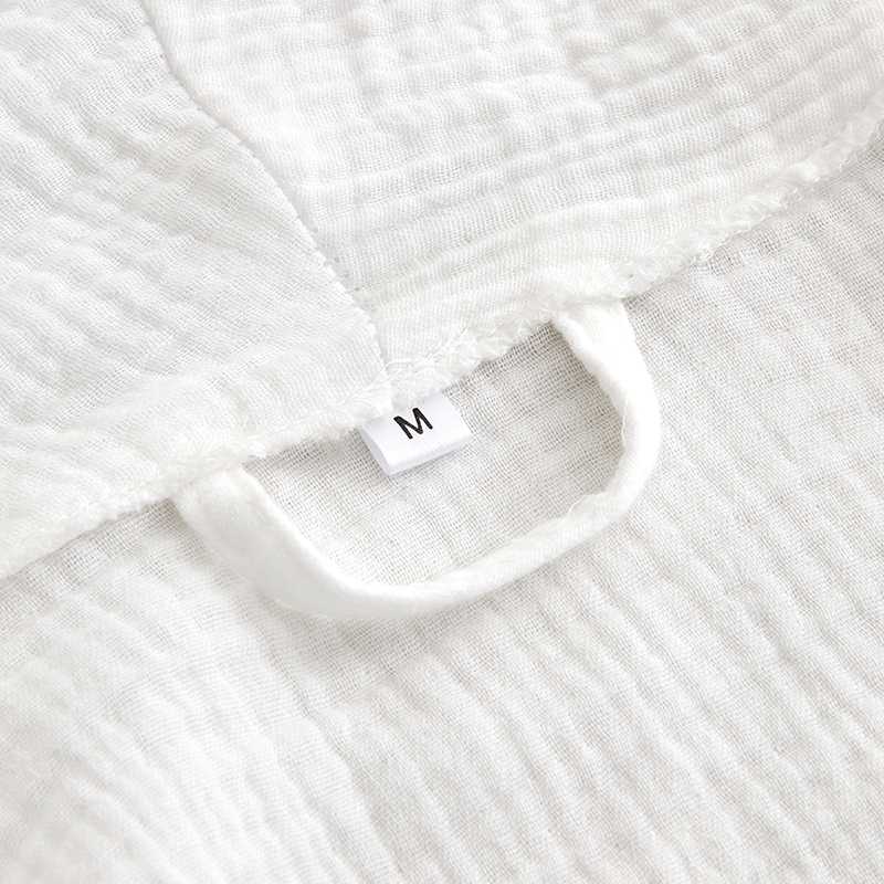 Hotelový župan s dvojvrstvovým šatkovým golierom z gázovej bavlny Hotelový župan s dvojvrstvovým šatkovým golierom z gázovej bavlny