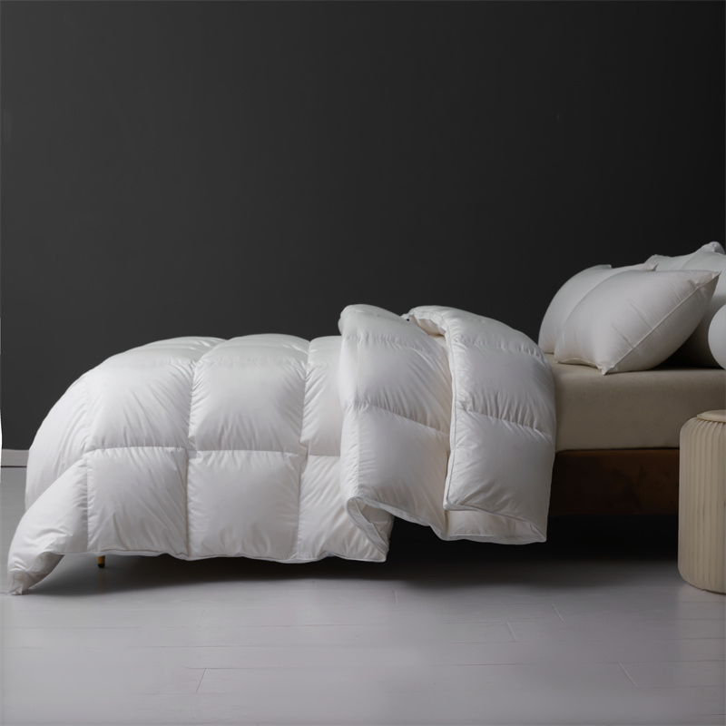 Prikrývka z peria z jemného peria na zimu Prikrývka z peria z jemného peria na zimu