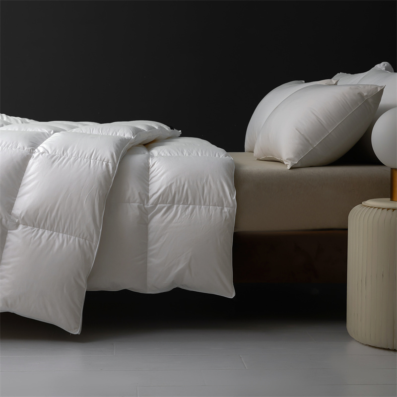 Prikrývka z peria z jemného peria na zimu Prikrývka z peria z jemného peria na zimu