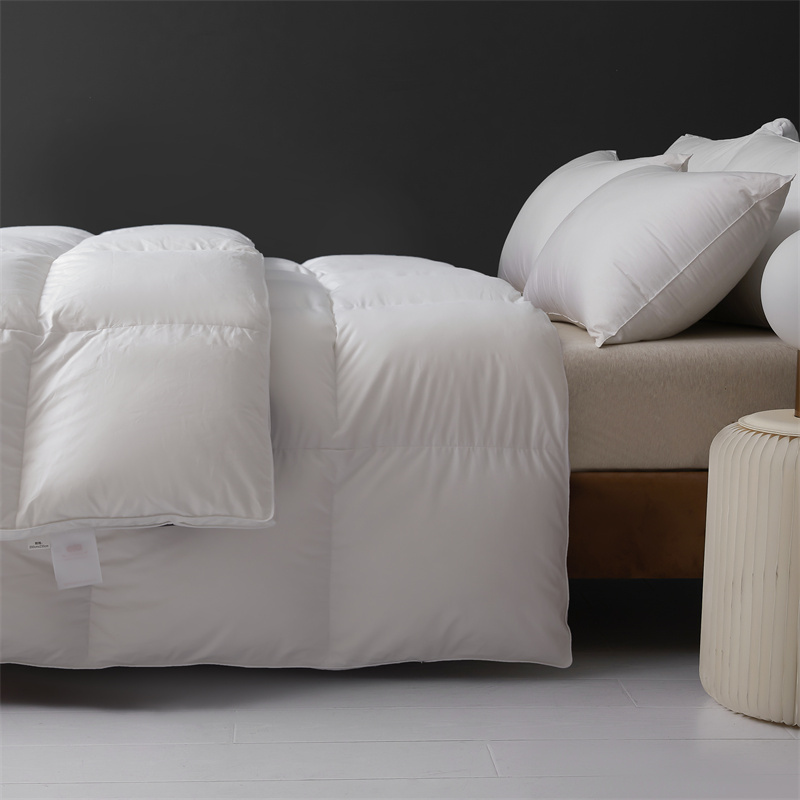 Prikrývka z peria z jemného peria na zimu Prikrývka z peria z jemného peria na zimu