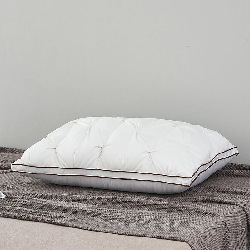 Twisted Technology Vankúš plniaci husacie páperie Twisted Technology Vankúš plniaci husacie páperie