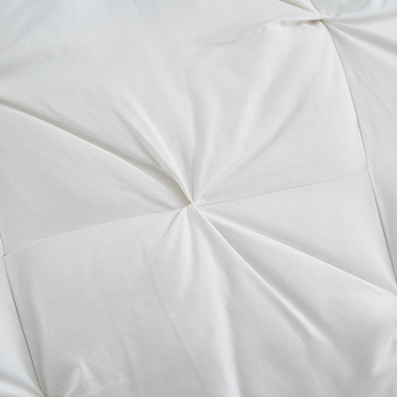 Twisted Technology Vankúš plniaci husacie páperie Twisted Technology Vankúš plniaci husacie páperie