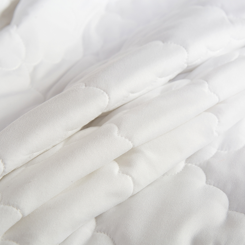 Prešívaný chránič na hotelový matrac Prešívaný chránič na hotelový matrac